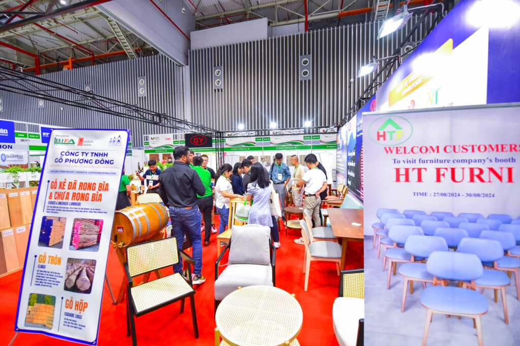 Nhiều đơn vị uy tín trong ngành nội ngoại thất, mỹ nghệ từ Việt Nam và Đông Nam Á góp mặt tại sự kiện hàng năm